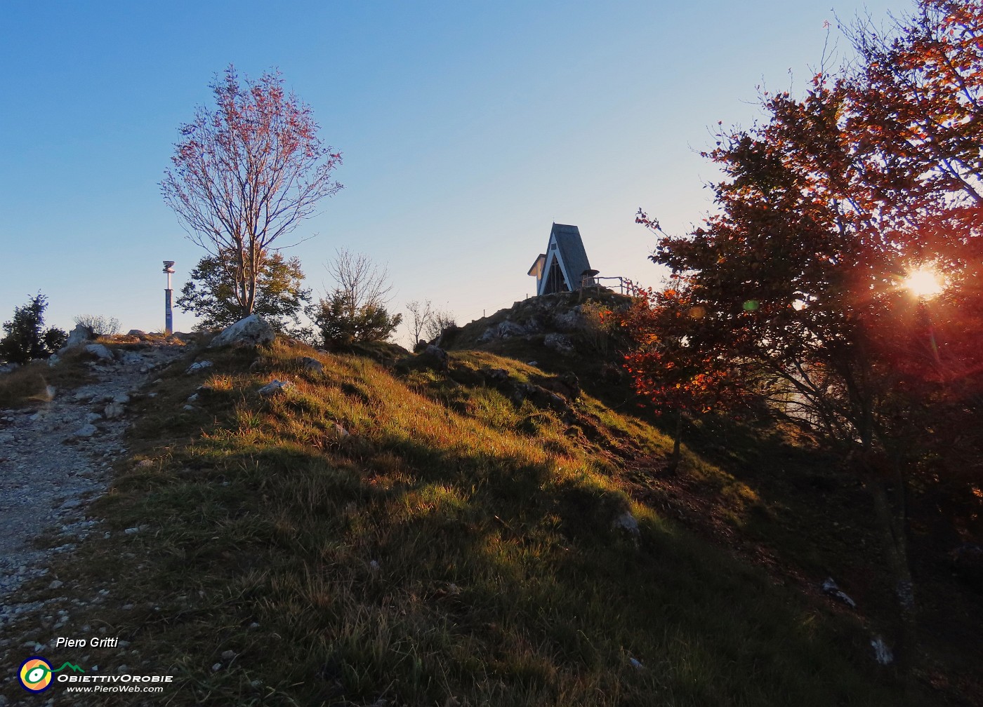 59 Imminente il tramonto al Pizzo Cerro (1285 m).JPG